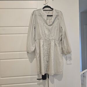 Elegant White Long-Sleeve Dress